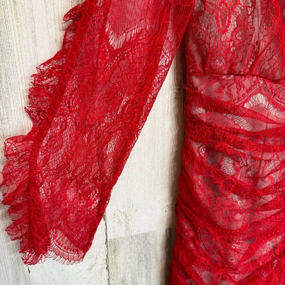 Elliatt Rose Red Ruched Lace Long Sleeve Mini Dress Size M Party Cocktail - Picture 8 of 13